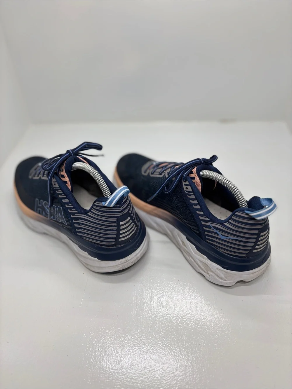 HOKA One One Bondi 6 Women’s 9.5 Wide D Navy Peach Running Shoes 1019270 MIDP